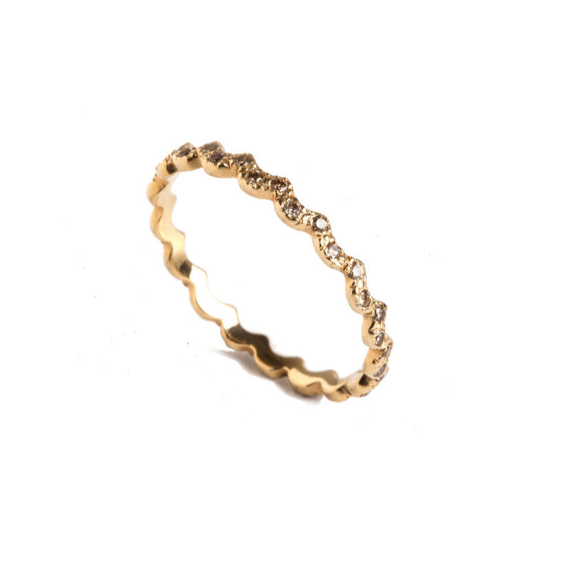 Levant Scalloped Ring with Diamonds